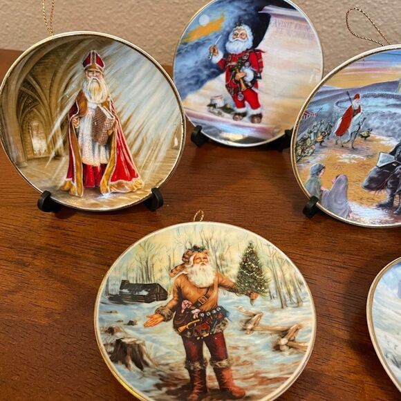 Duncan Royale Christmas Themed 1983 History of Santa Claus Mini Plates x 10 - Picture 2 of 13